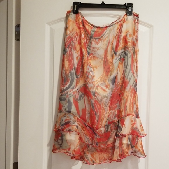 Dresses & Skirts - Very feminine women's skirt. Size 14